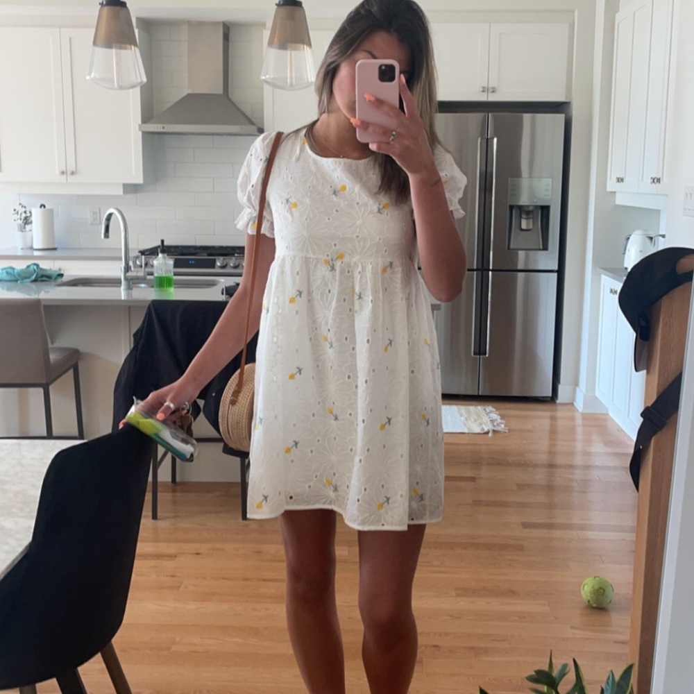 MELLODAY White Dress with Yellow Floral Accents